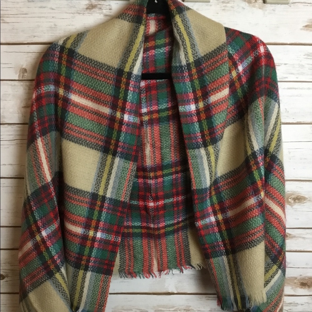 Beautiful Beige Blanket Scarf - Picture 4 of 6